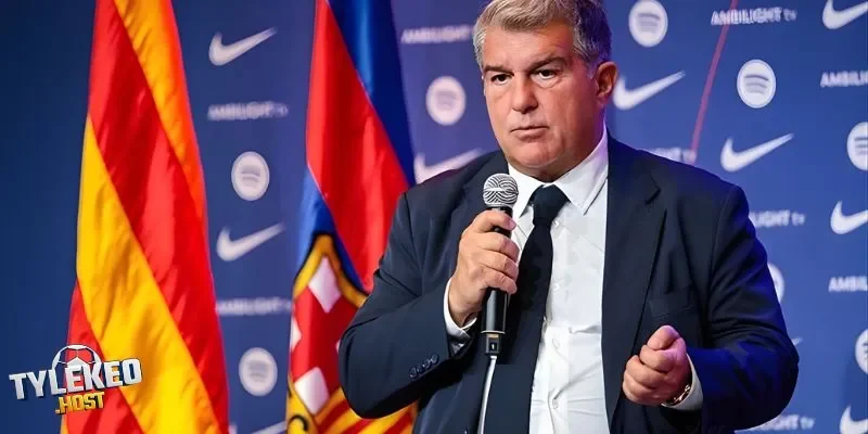 Barca giờ đây trở nên túng thiếu nặng nề