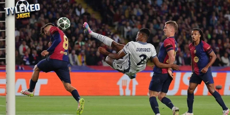 Khoảnh khắc giúp Barcelona thoát hiểm khỏi Newcastle