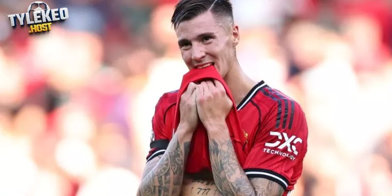 Lý do khiến Neville khen Sesko